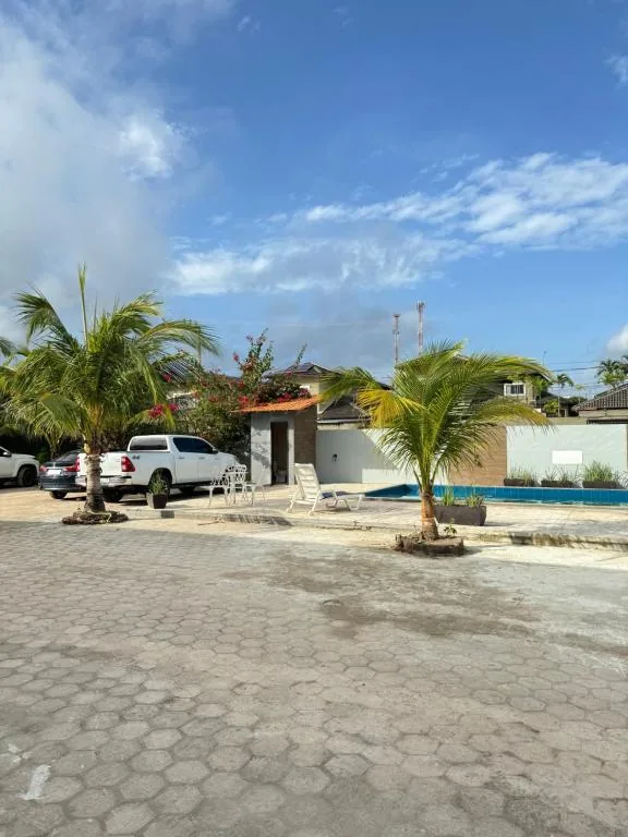 Área externa e piscina